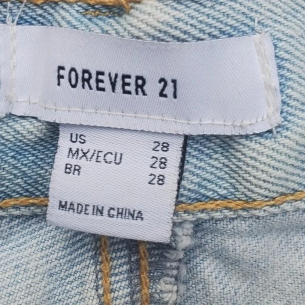 Forever 21 Blue Distressed Jean Shorts Frayed Hem 5 Pocket Light Wash SZ:28